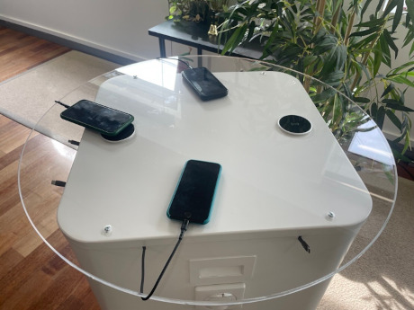 Borne de recharge solaire d'appareils électroniques pour événements extérieurs Evony