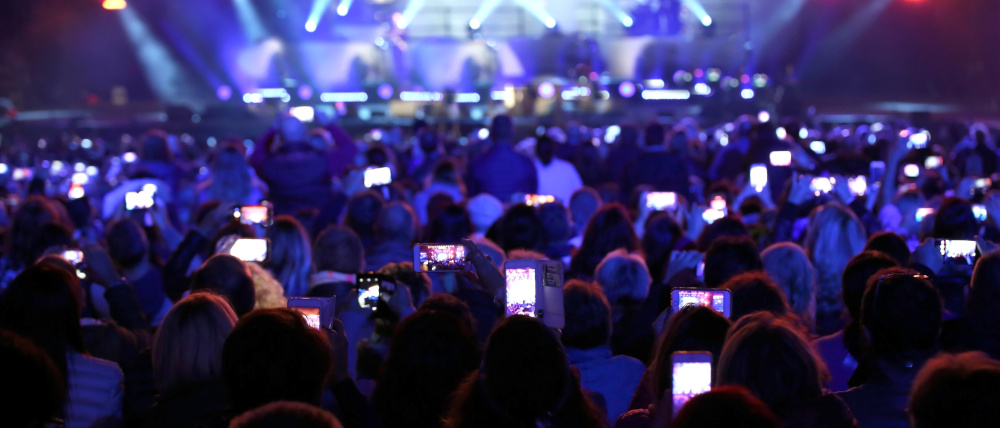 Les nouveaux besoins de recharge mobile dans la vie nocturne