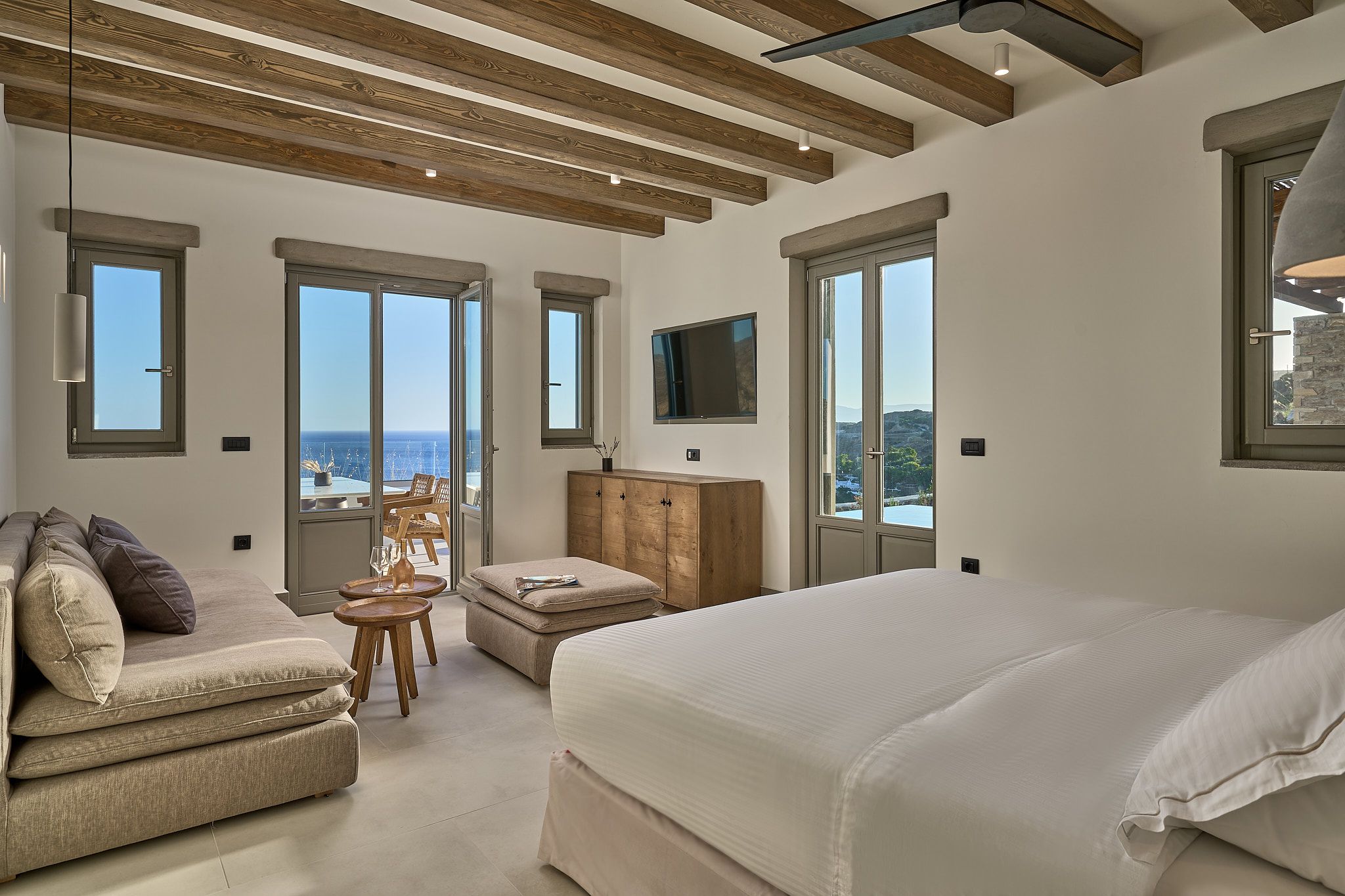 IOS : GRAND POOL SUITES