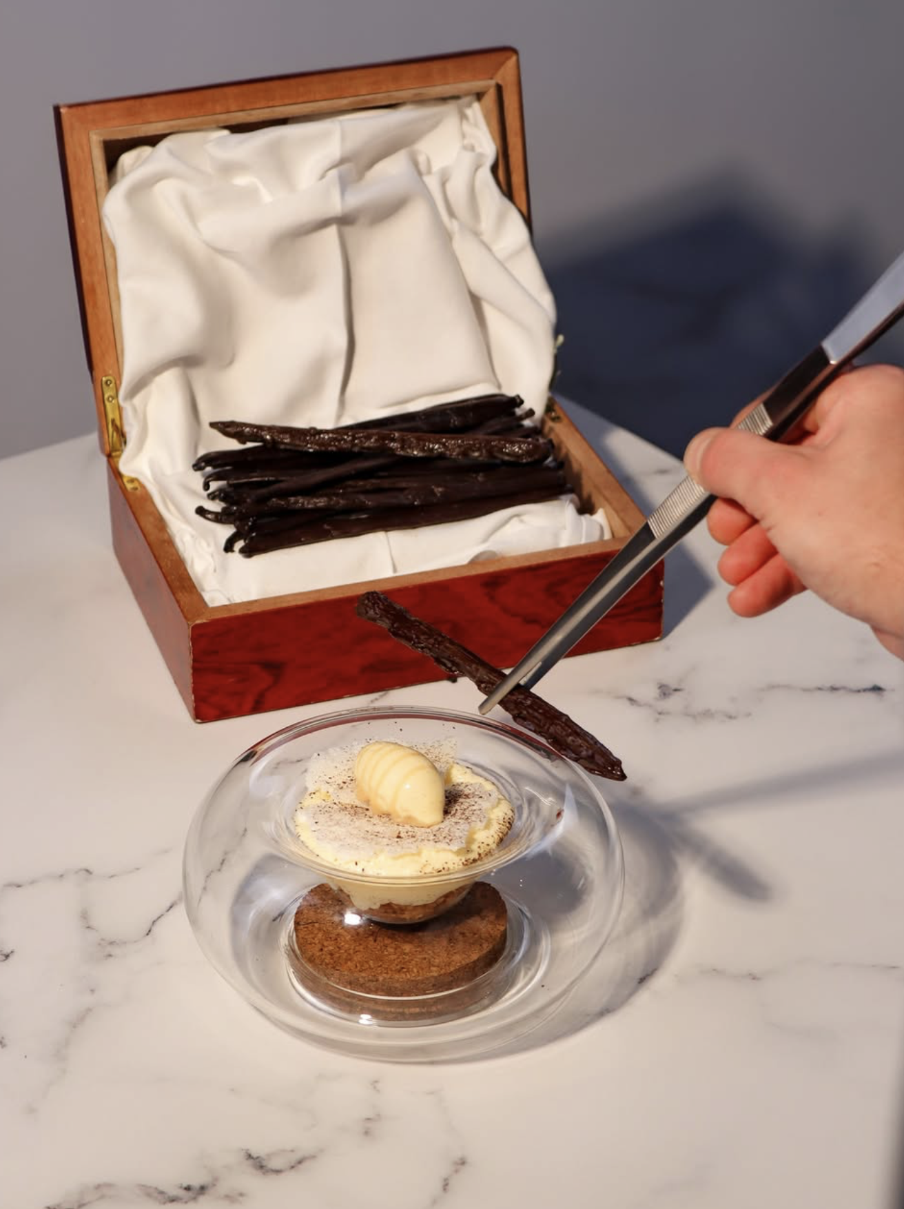 SWITZERLAND : LE LION D'OR