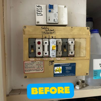 Old cermic fuse switchboard in a brisbane home before an upgrade
