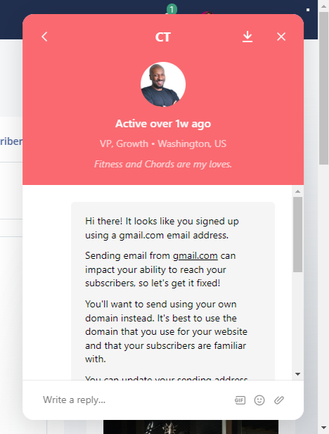 Convertkit’s customer support team answering the user’s query via live chat