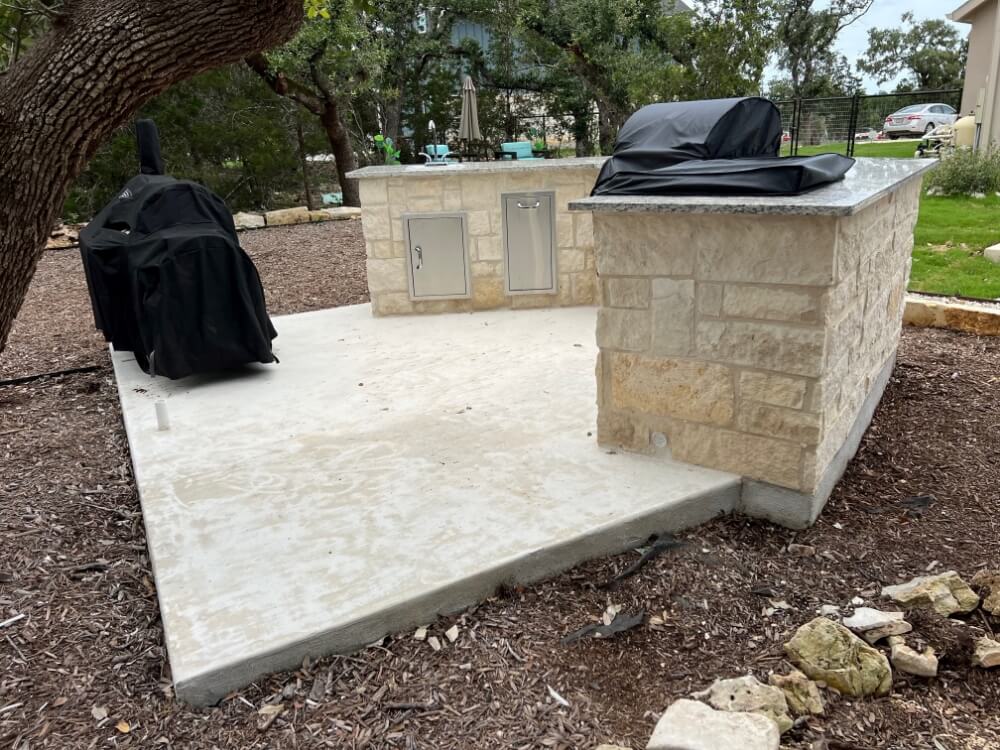 miley outdoor kitchen
