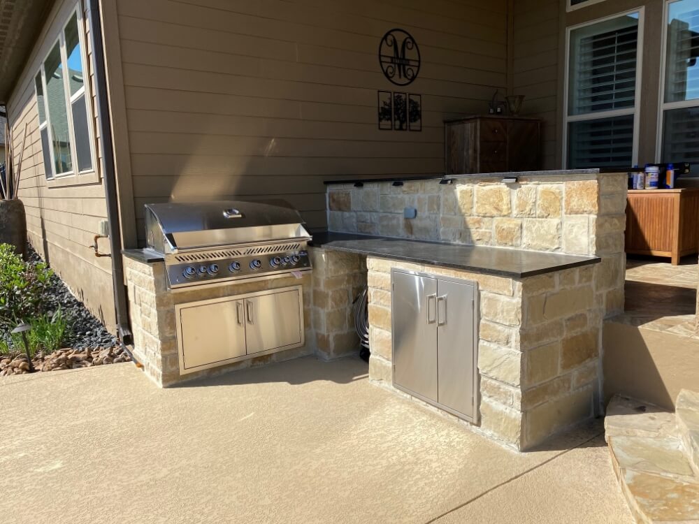 outdoor kitchen