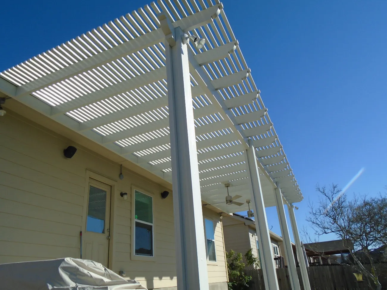 white pergola in roosevelt park texas