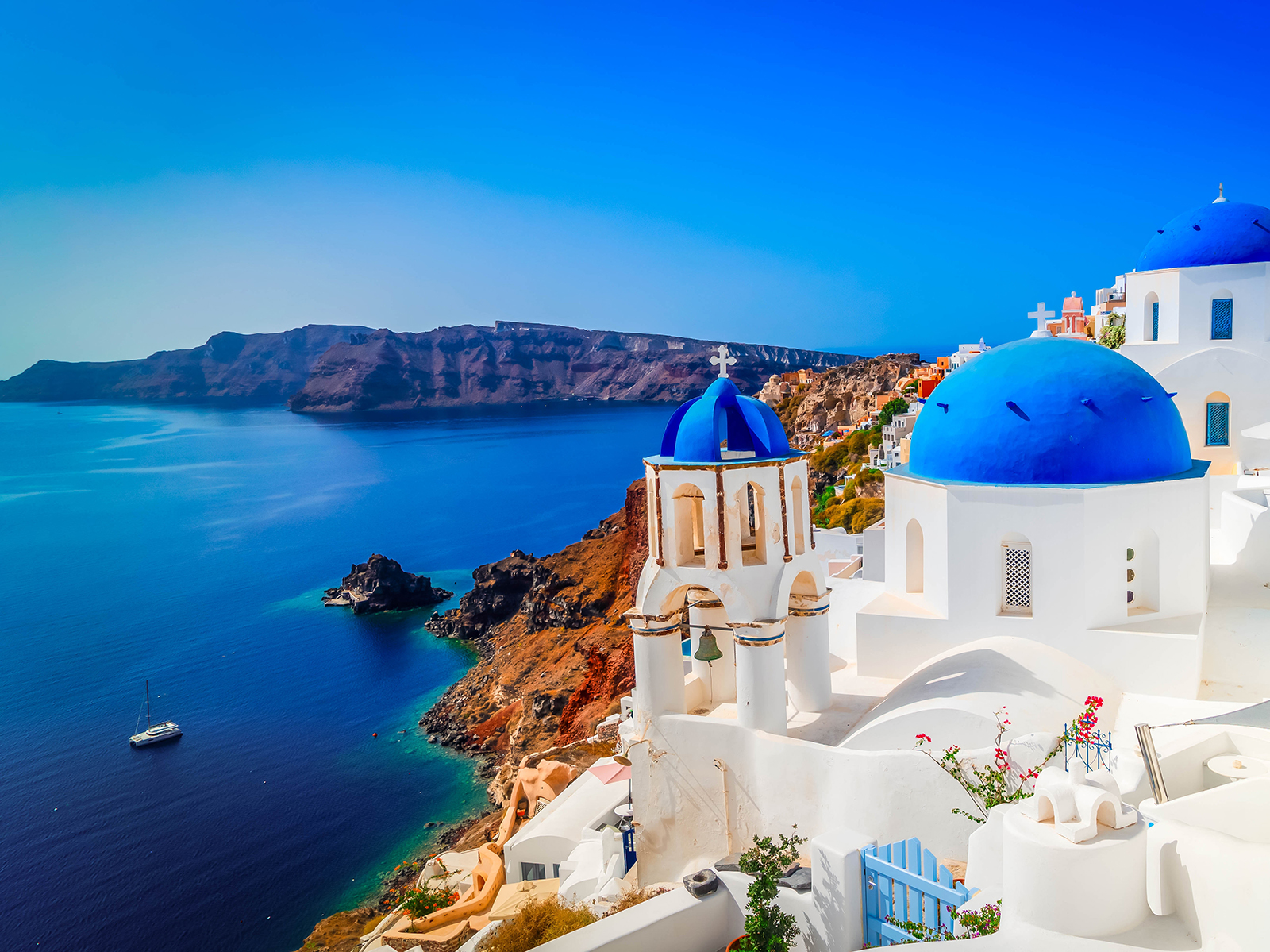 Santorini and its breathtaking seaview, 6th dayof our itinerary