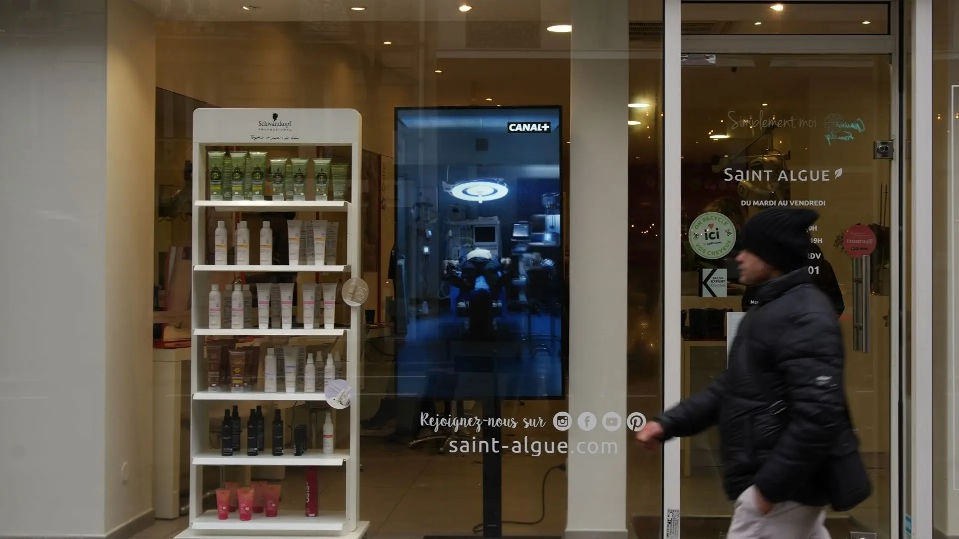 Tendance de l'affichage publicitaire en 2026, illustrant les nouvelles technologies et stratégies de communication visuelle