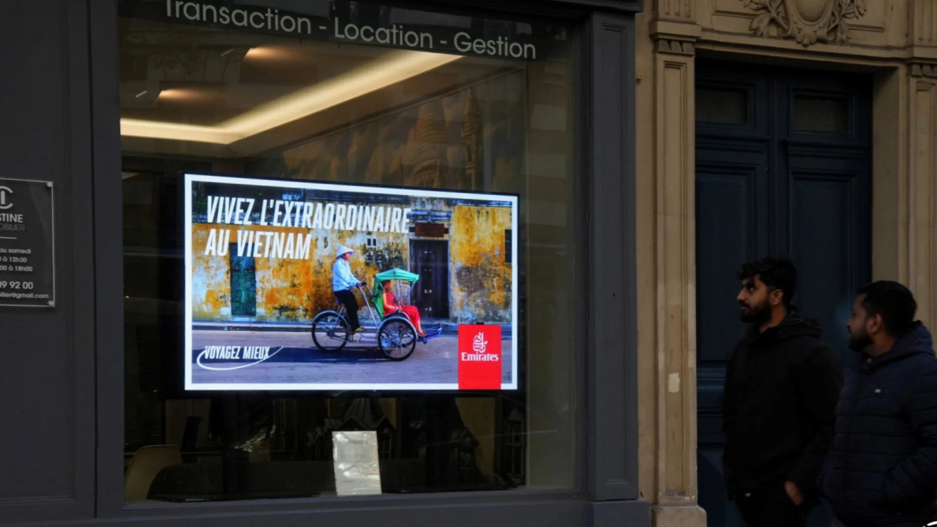 Solutions d’écrans vitrines performants avec installation incluse