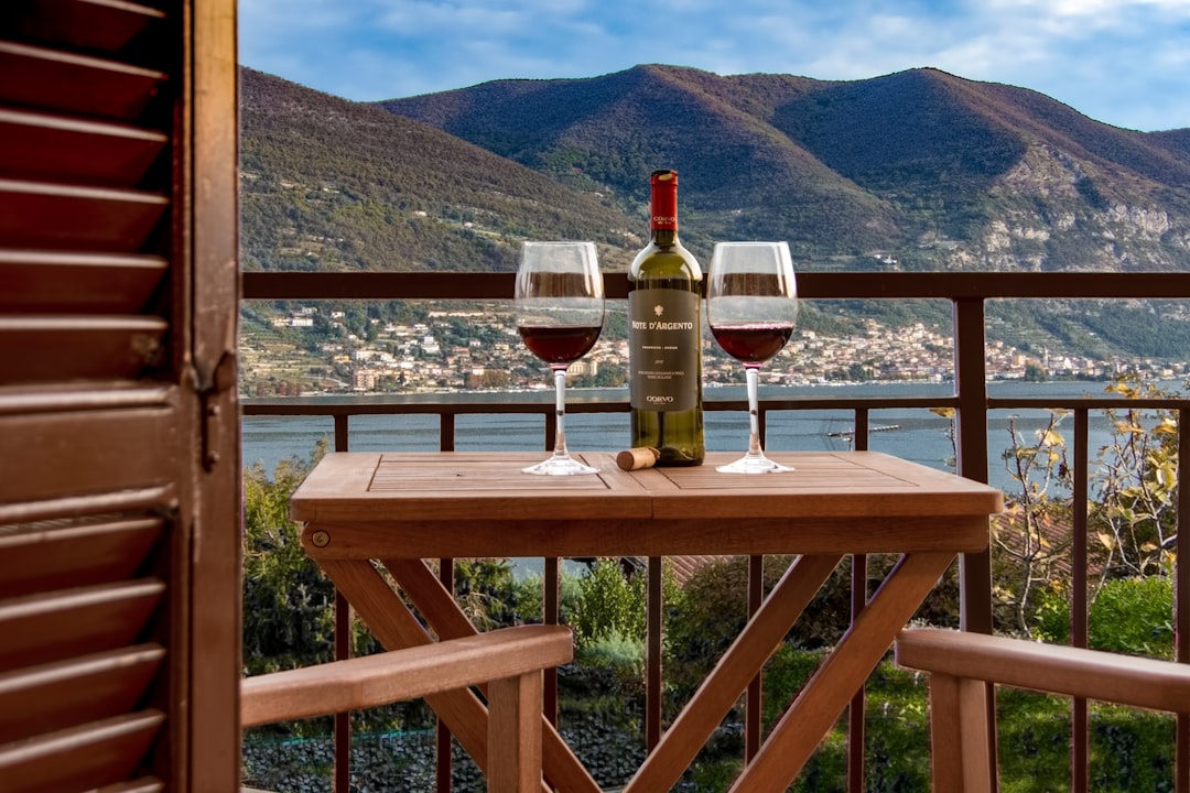 Why The Place You Sit Matters More Than What You Drink