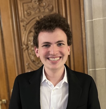 Theo Kurland's headshot