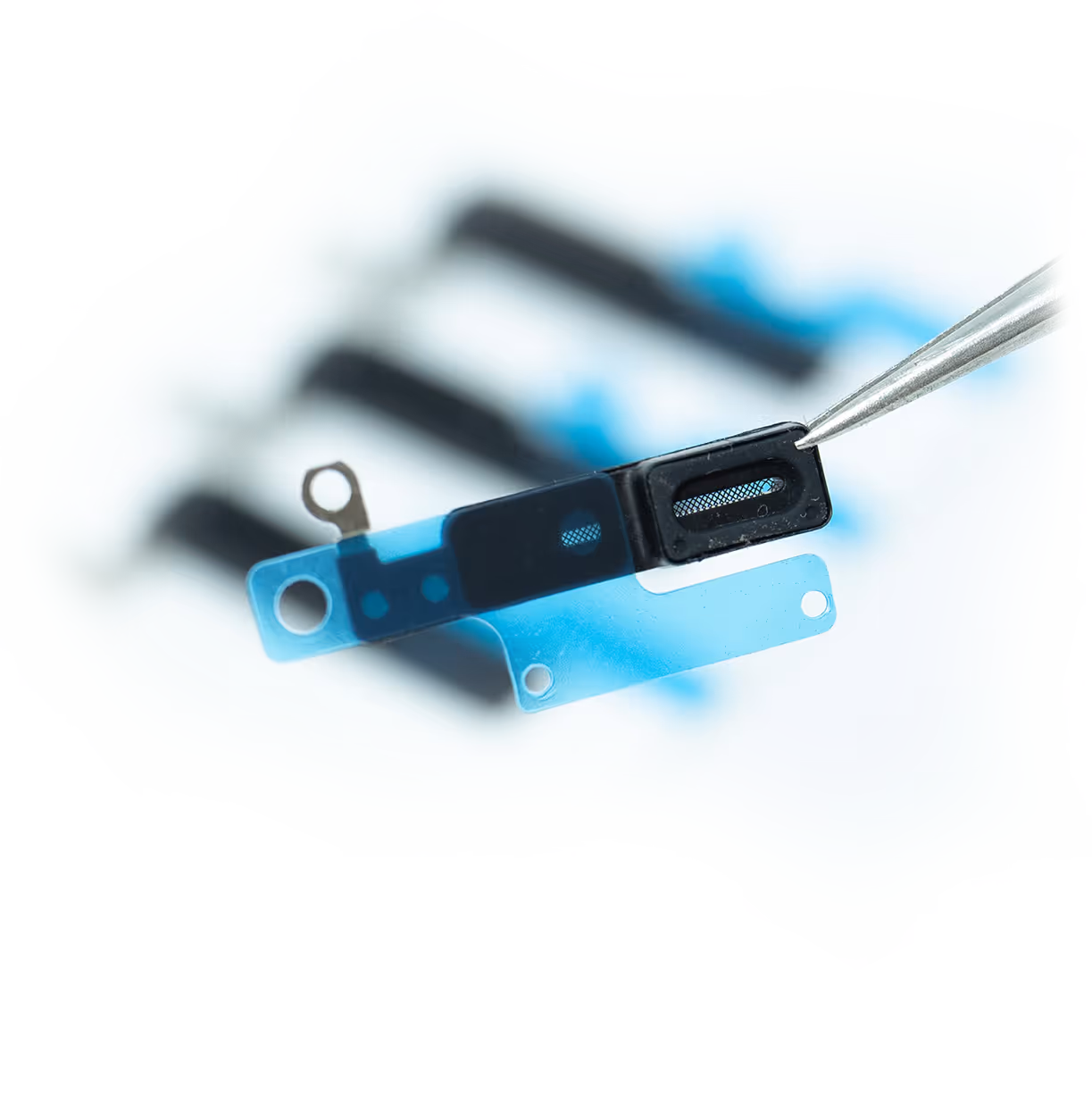 Serwis iPhone Gdynia – czyszczenie siatki głośnika rozmów w iPhone