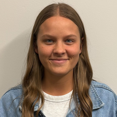 Headshot of addiction counselor, Liz Fearn