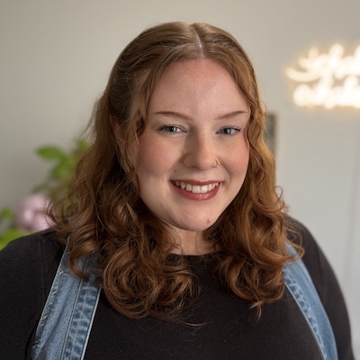 Headshot of addiction counselor, Liz Fearn