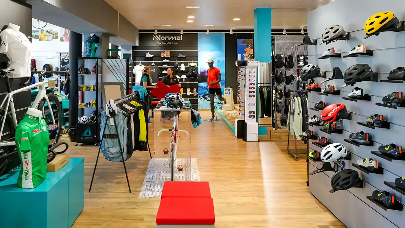 Gravelbike Equipment und Zubehör auf Mallorca – Bekleidung, Helme und Gravel-spezifische Ausrüstung im Fachgeschäft