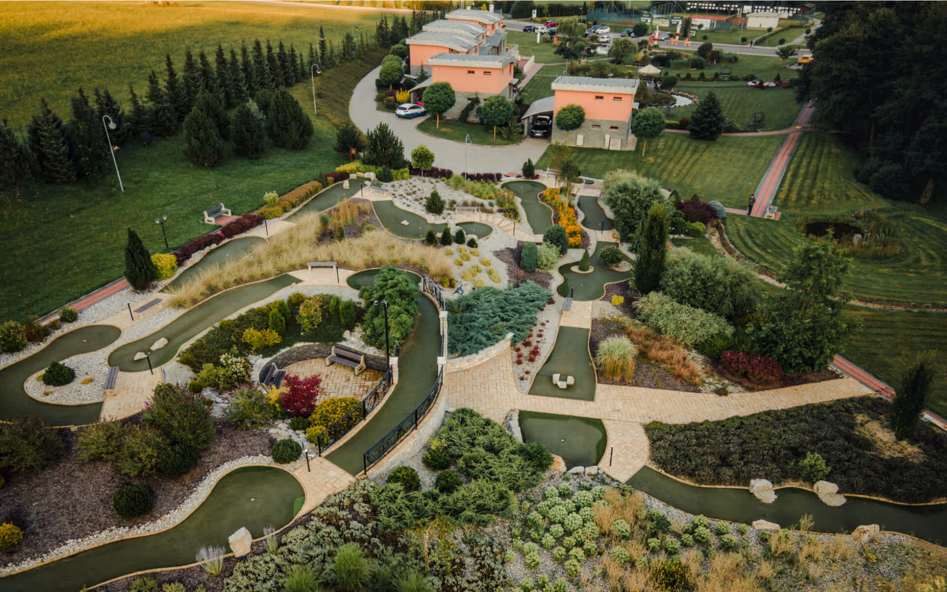 Adventure 18-hole golf