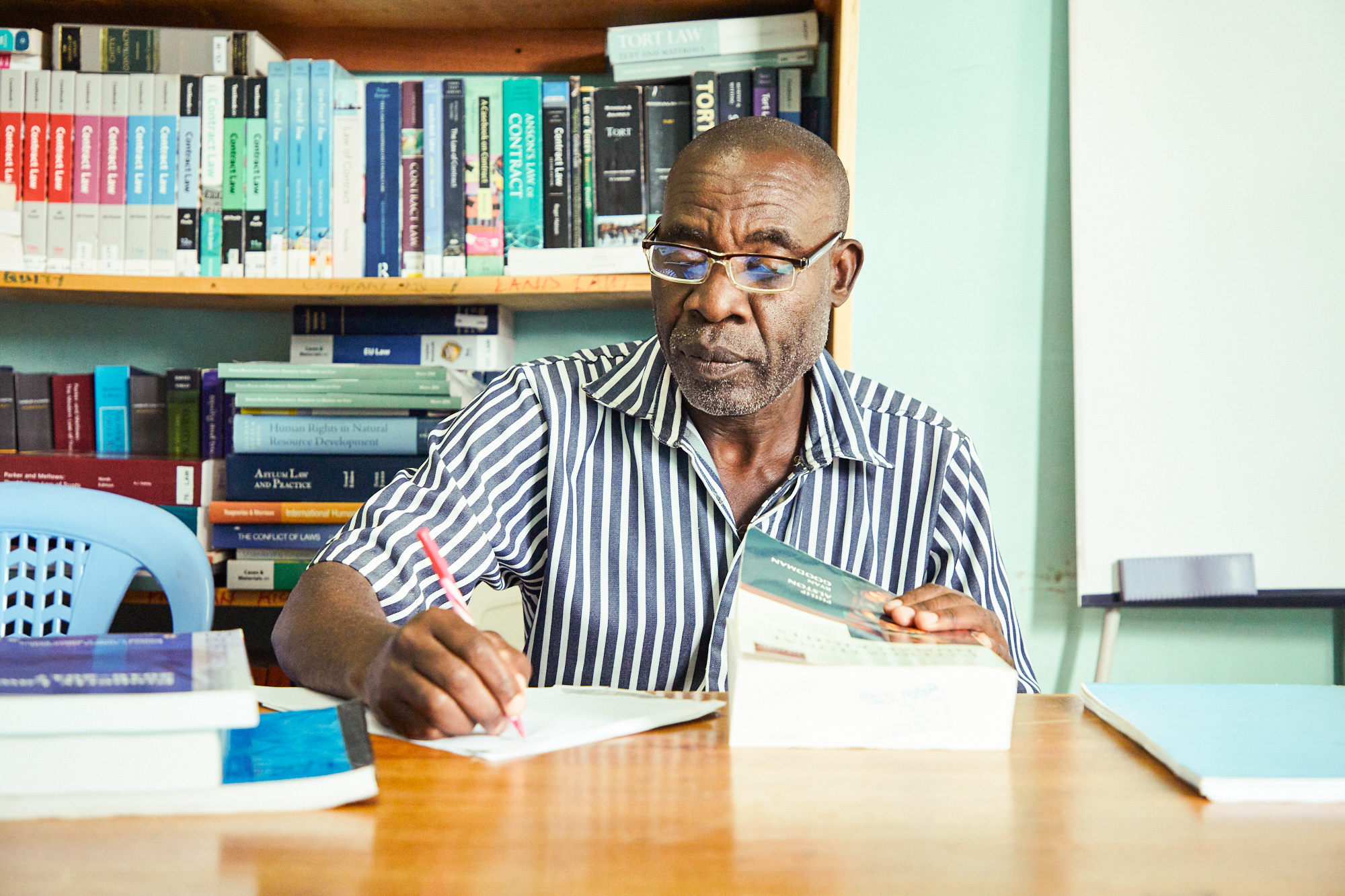 Justice Defenders Prisoner Studying 2