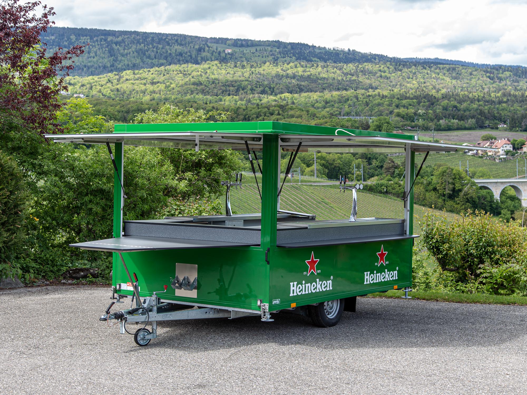 Remorque-bar ouverte