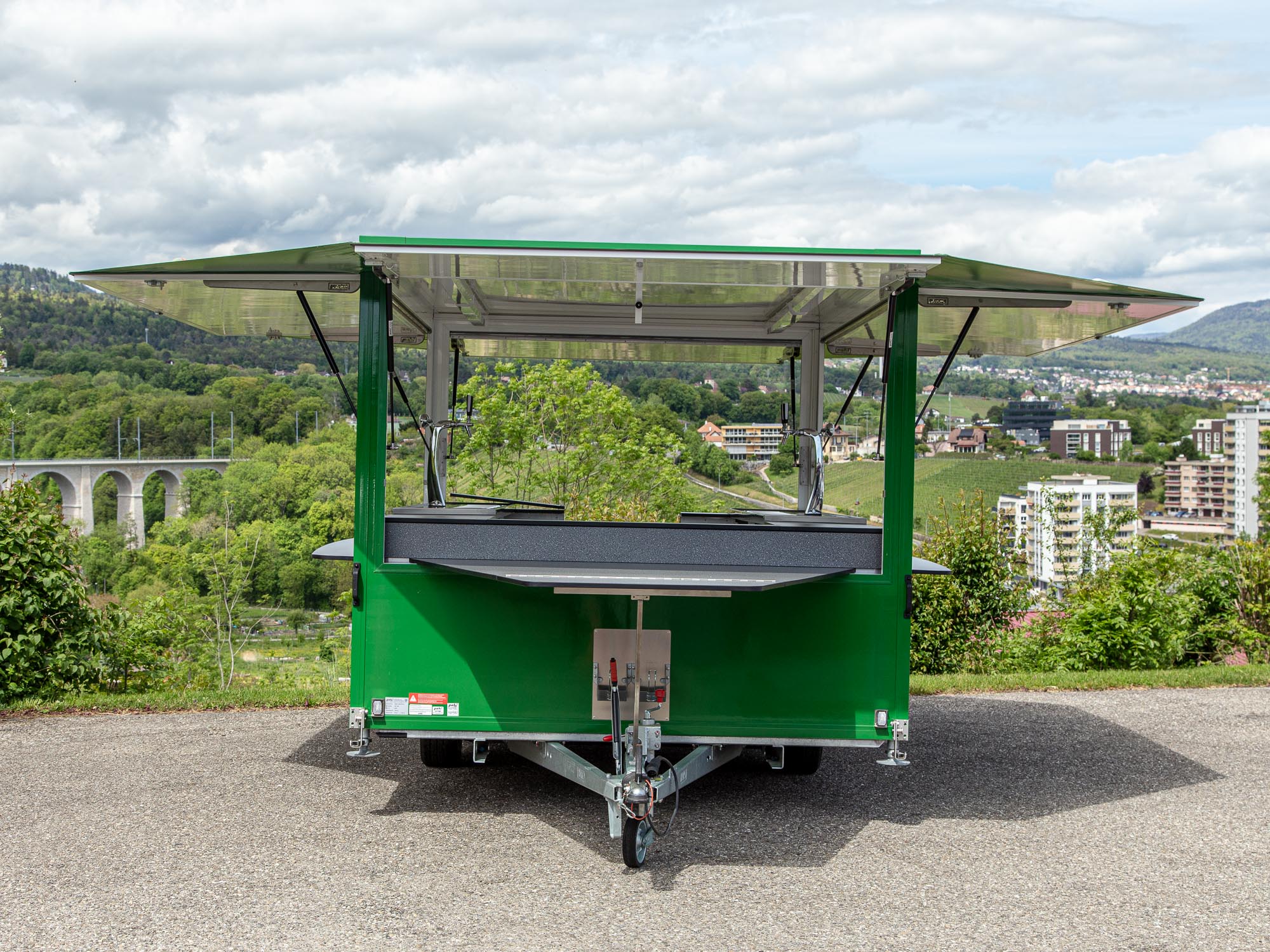 Remorque-bar ouverte