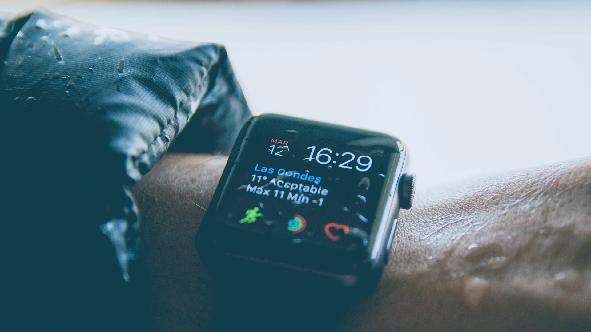 Learn everything about portable electrocardiogram monitors—how they work, benefits, and tips to choose the best one for your health needs.