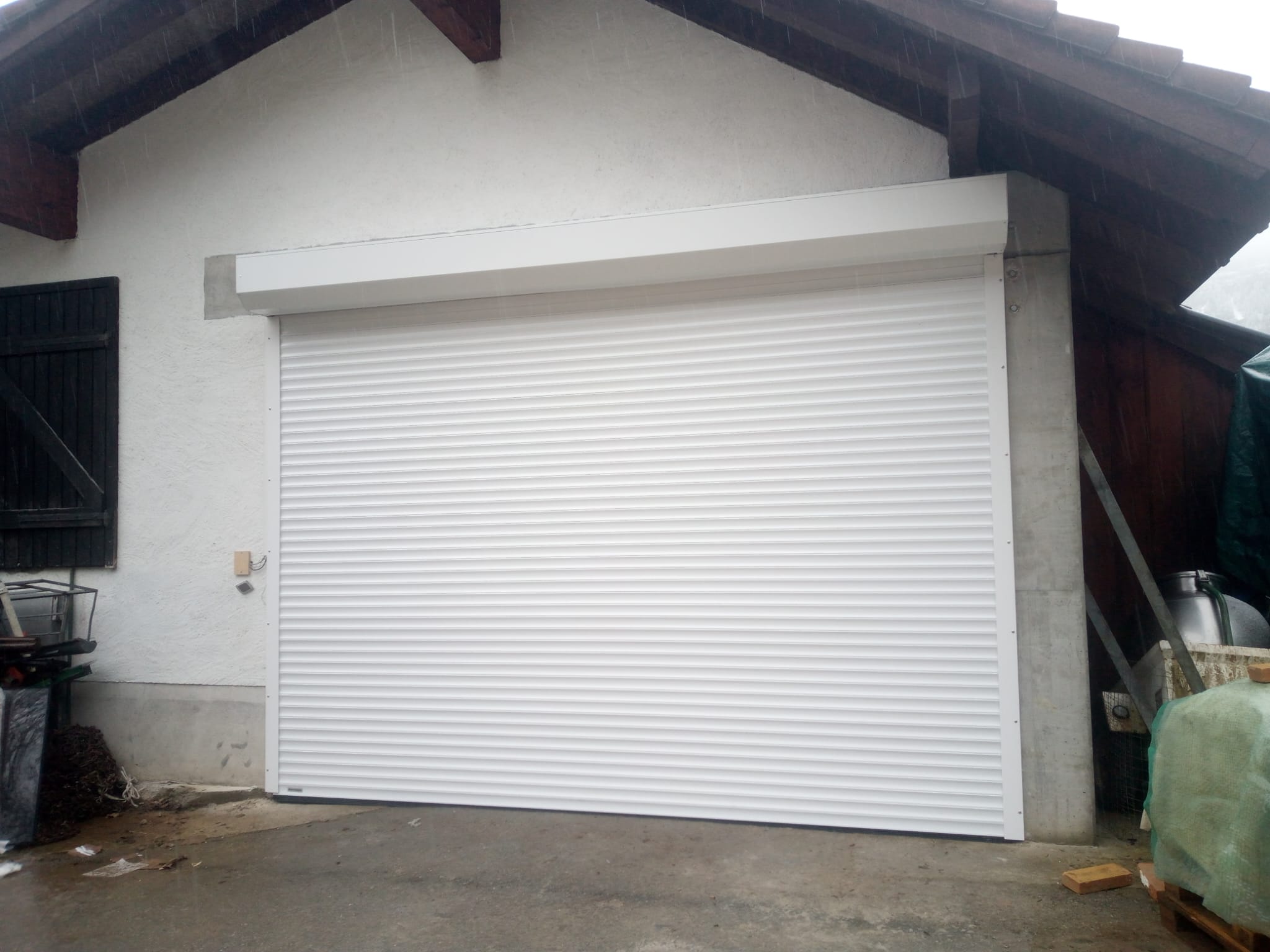 Installation d'une porte à enroulement