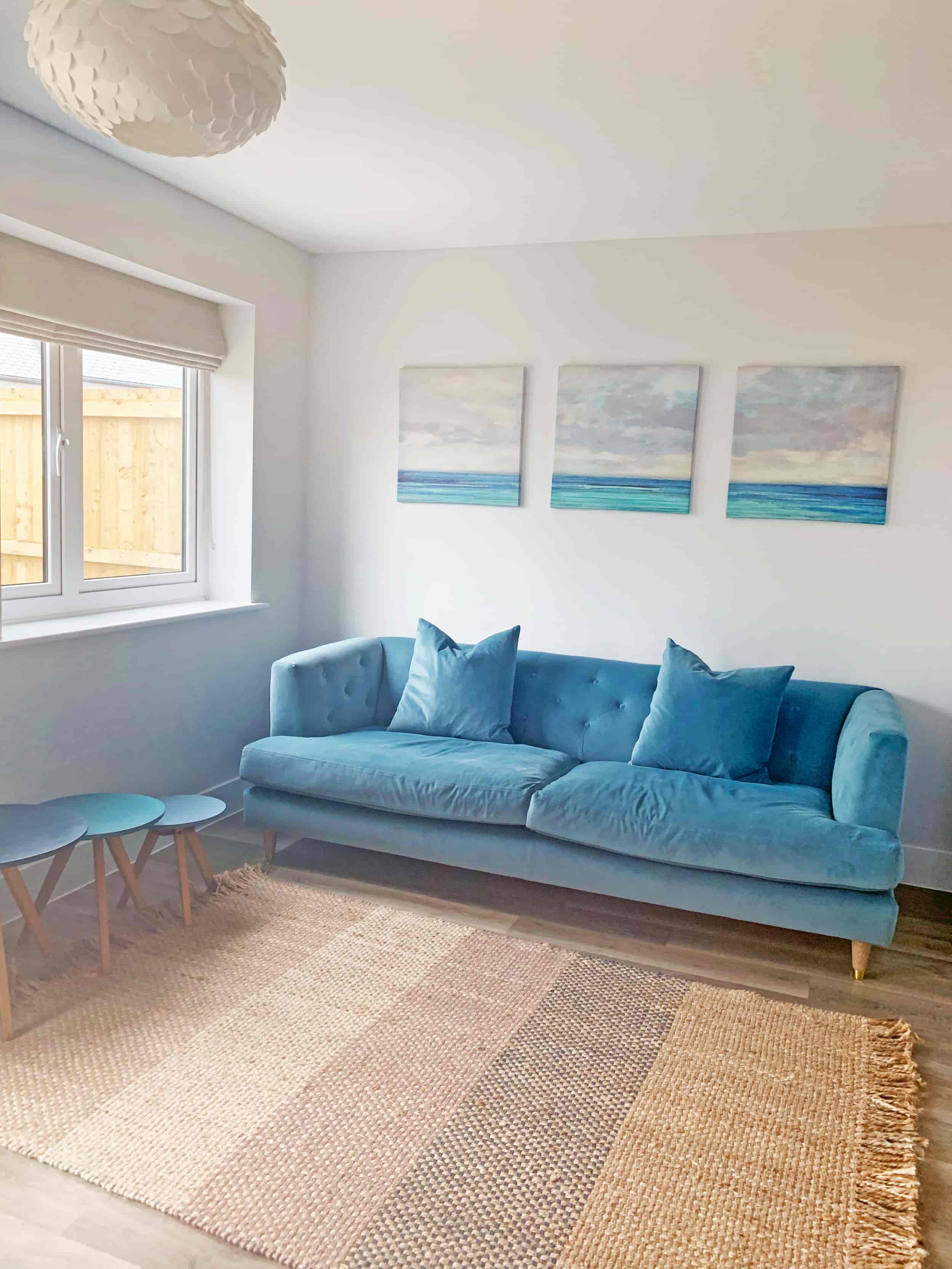 blue sofa at the waves in cornwall crantock holiday let