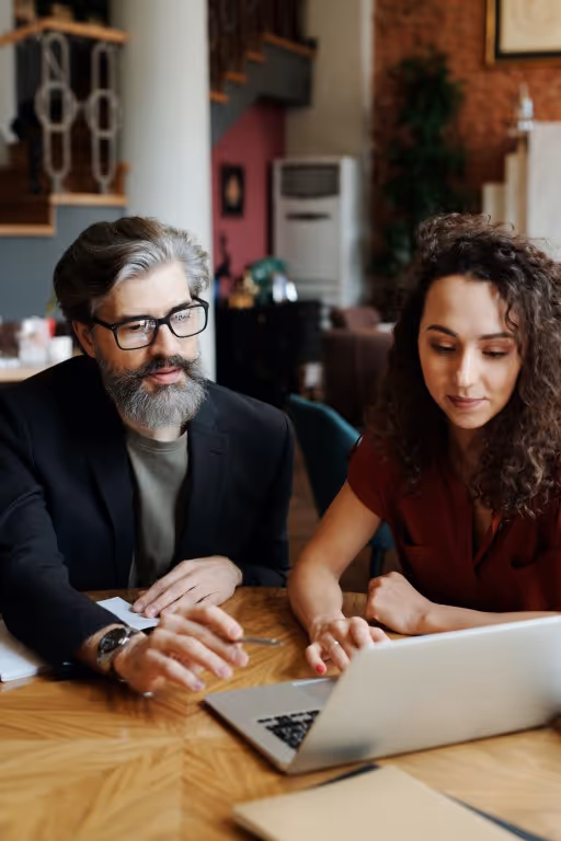 Marketing business executive travaillant sur la gestion de projets