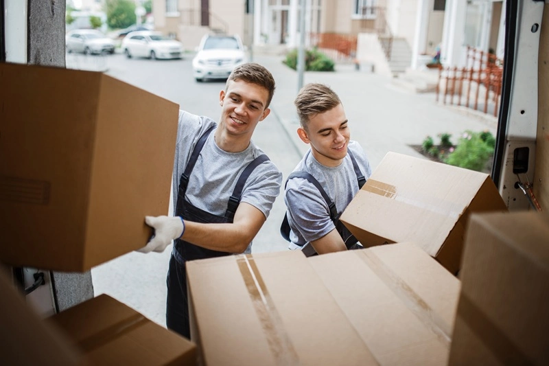 move from chicago to detroit
