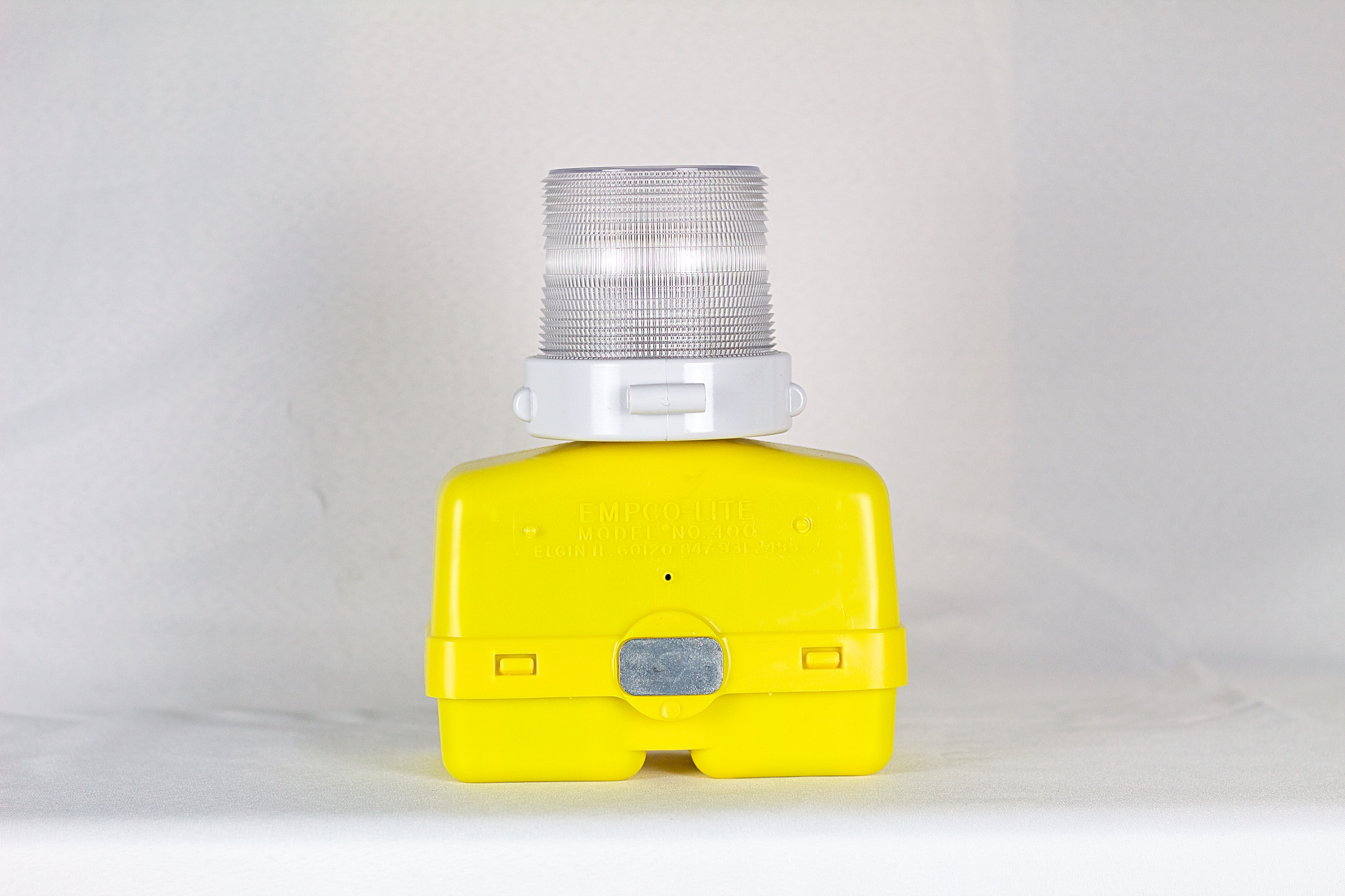 Specification: Tested and certified by US Coast Guard accepted independent laboratory.
Meets one nautical mile visibility requirement.
White LEDs last 100,000 hours.
Solid state circuitry turns light on at dusk and off at day-break.
In steady mode the battery will last 60 days.
In flash mode the battery will last 120 days.
Available with optional magnetic base.
Box Quantity: 10
