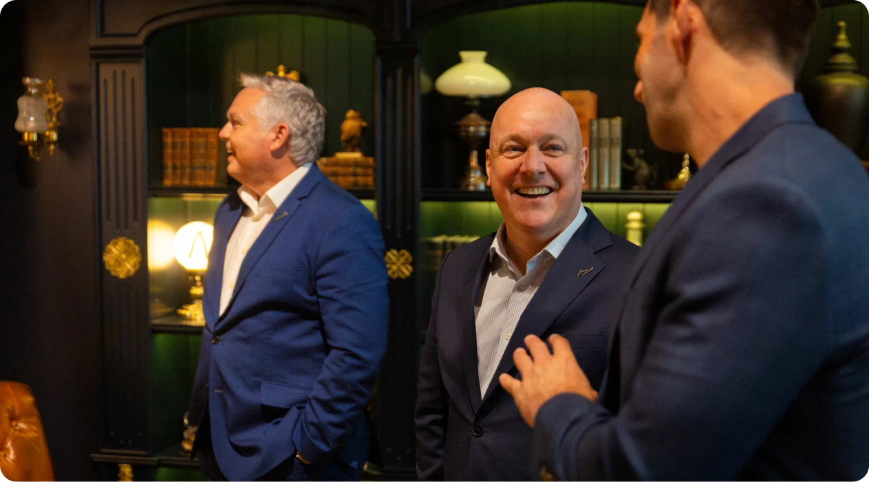 Photo (L-R): Minister for Police Mark Mitchell, Prime Minister Christopher Luxon and Auror co-founder and CEO Phil Thomson.
