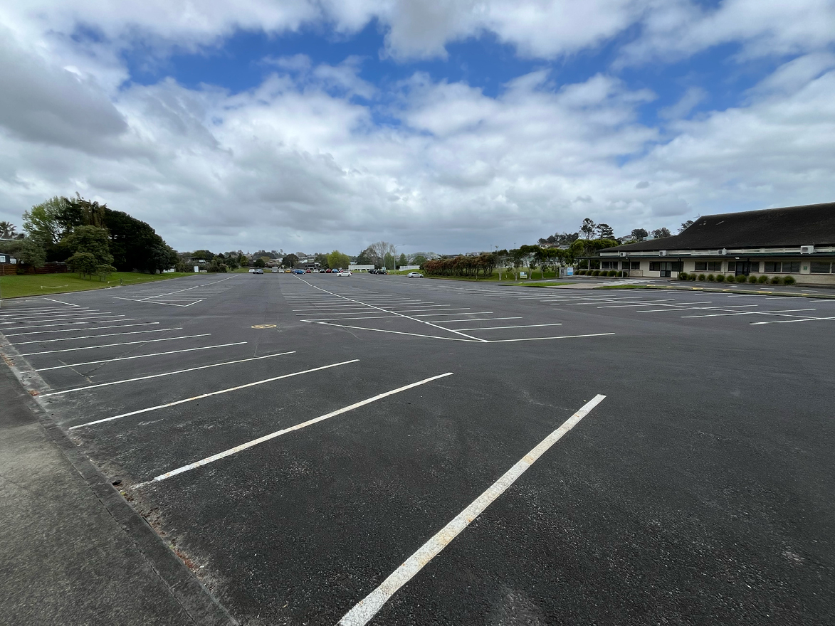 A photo of a large empty car park at North Shore Centre in Windsor Park