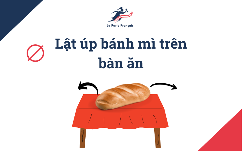 Lật úp bánh mì trên bàn ăn