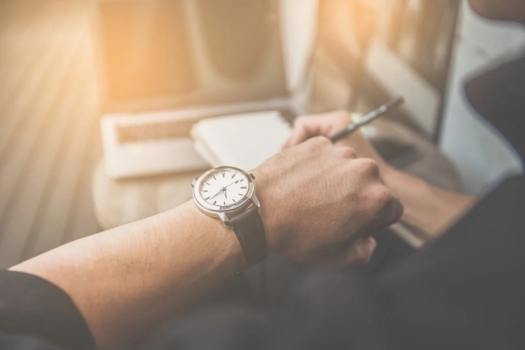 how far in advance to book movers 70/11