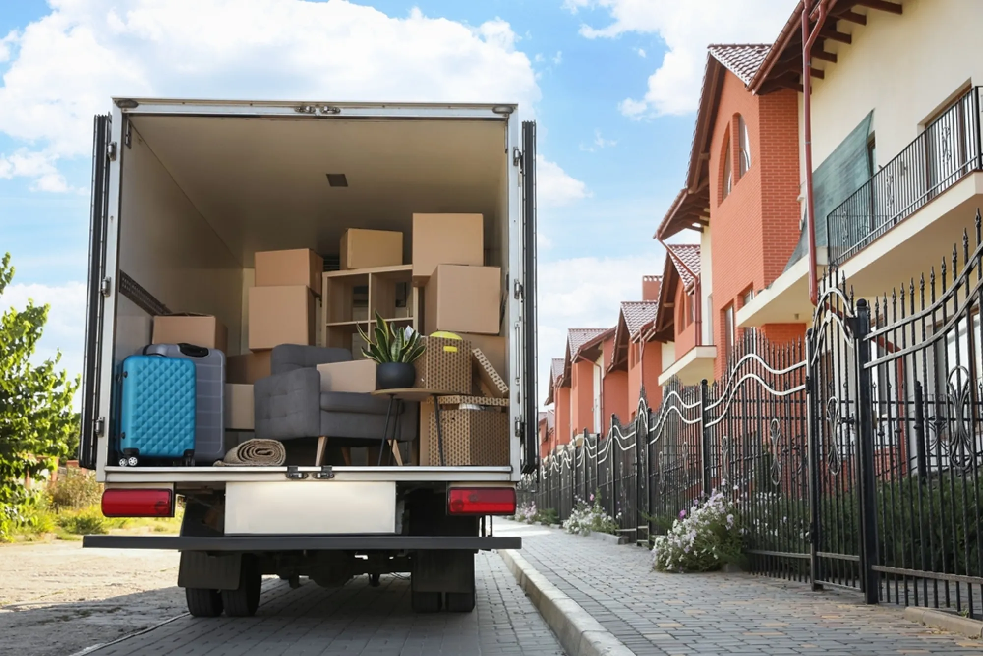 Which Moving Truck Size Do You Need? A Complete Breakdown.