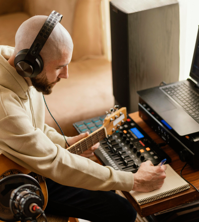 treble  clef and music notes