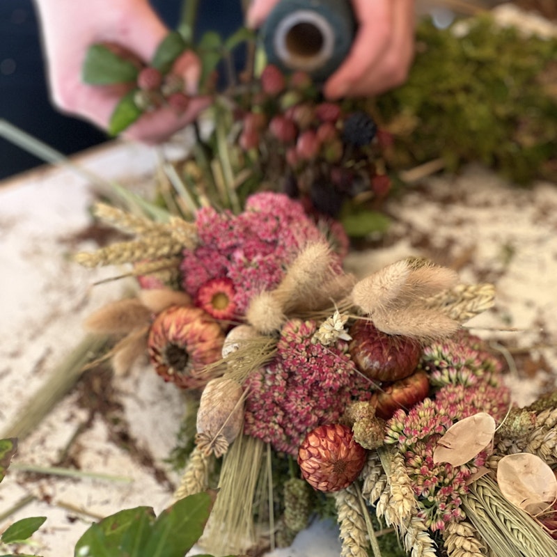 Foraged Christmas: Sustainable Seasonal Arranging with Iona Murray
