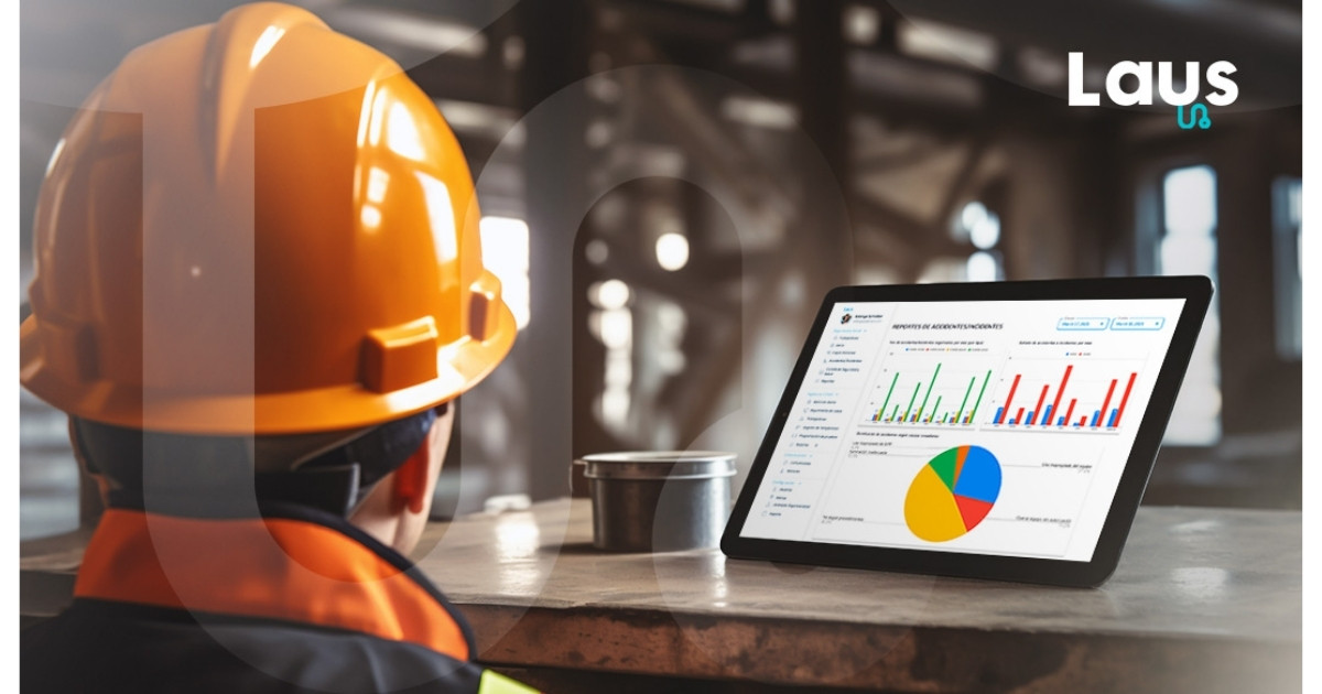 Tablet que muestra el dashboard de analítica de la plataforma lausapp, con gráficos y reportes de indicadores de gestión de SST
