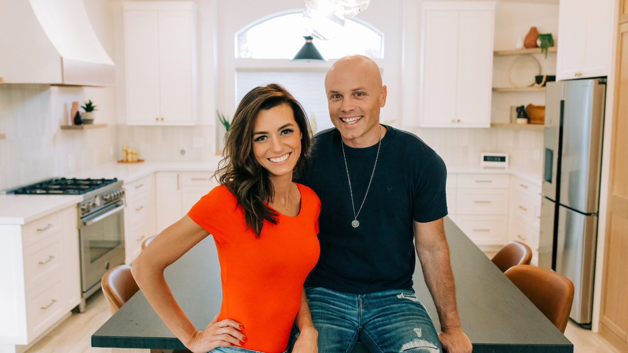 Headshot of Abi and Justin Stumvoll