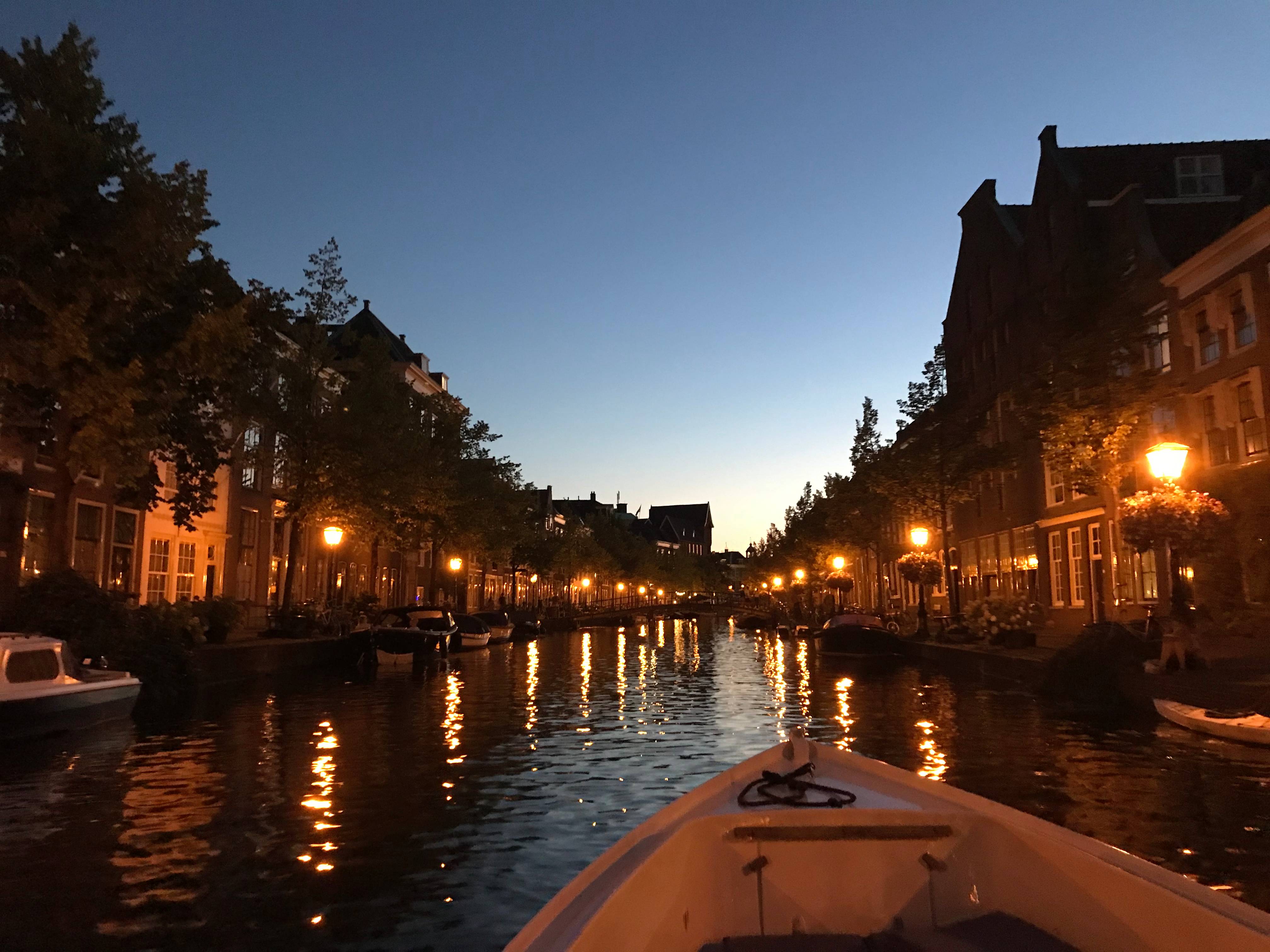 Evening canal tour Leiden 