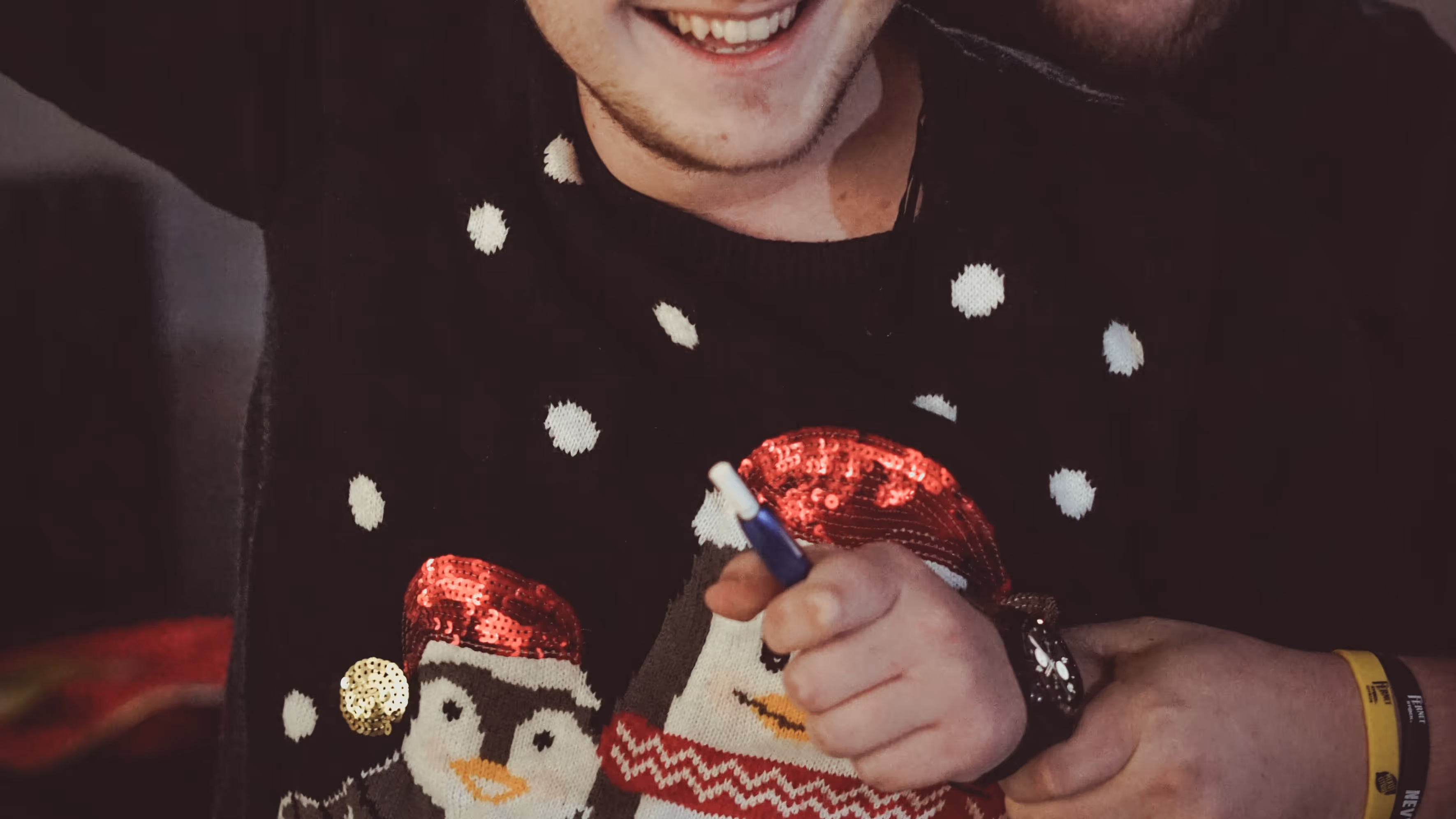 Vánoční dárečky! Dej si 2x drink (nebo 4x panáka) a zatoč kolem štěstí. Každé točení vyhrává jednu z cen.