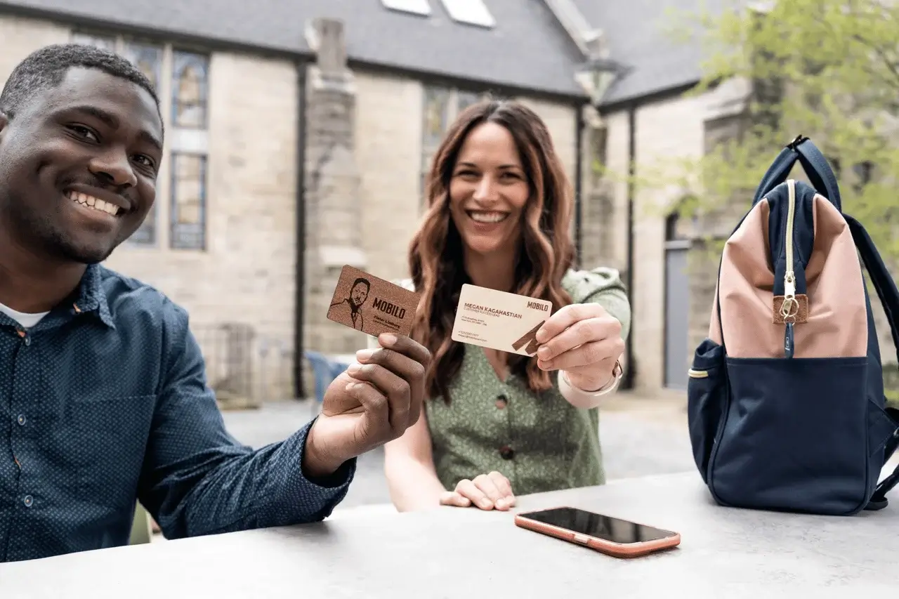 Why Electronic Business Cards Are Ideal for U.S. Trade Shows and Conferences