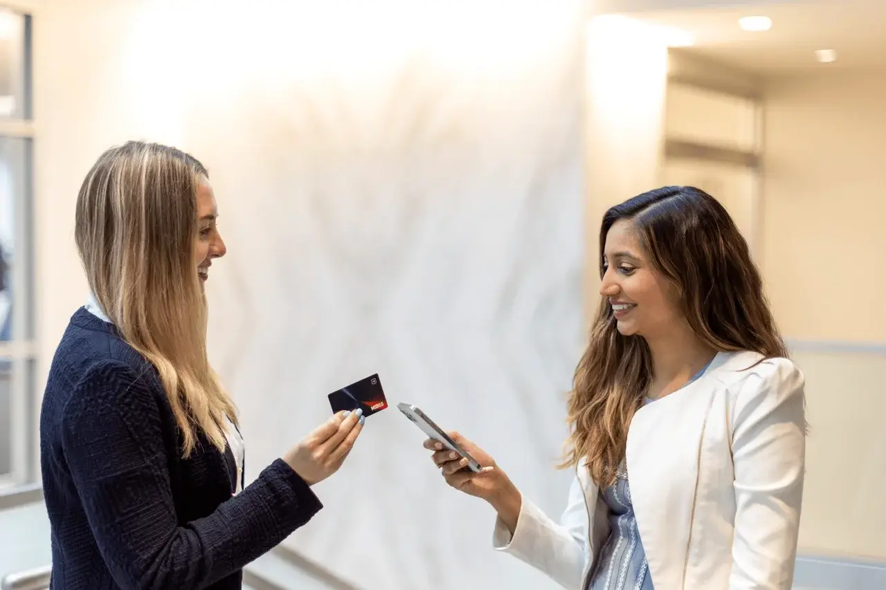 How Corporate Teams in the U.S. Use Digital Business Card Apps to Improve Sales