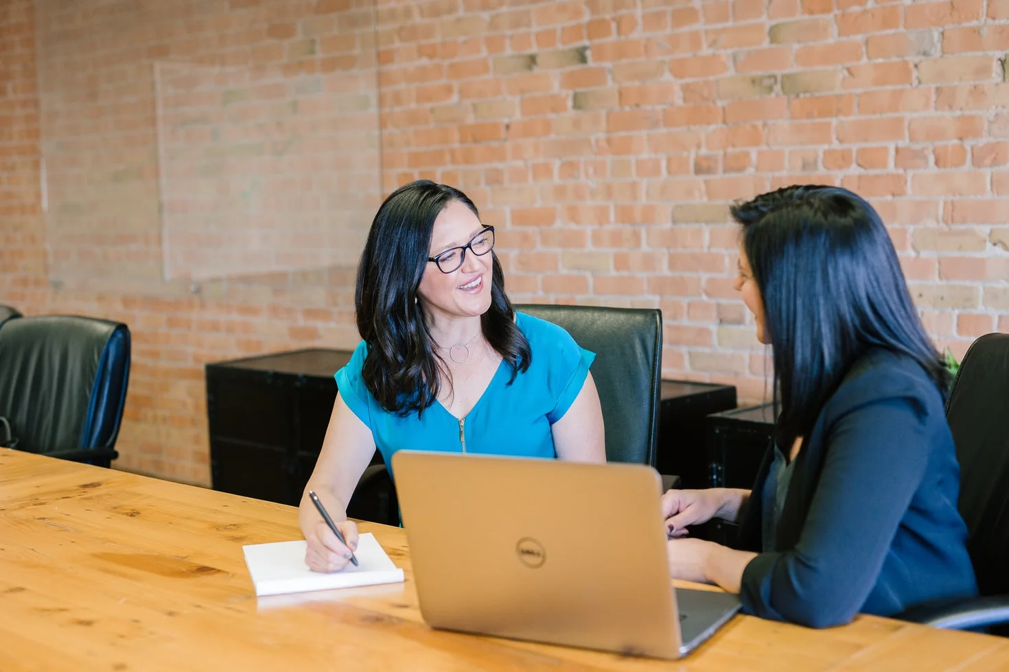 Mastering the Art of Connections: Building Meaningful Relationships in the Digital Age