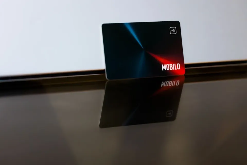 What is a Smart Business Card (And Why You Need One Now)