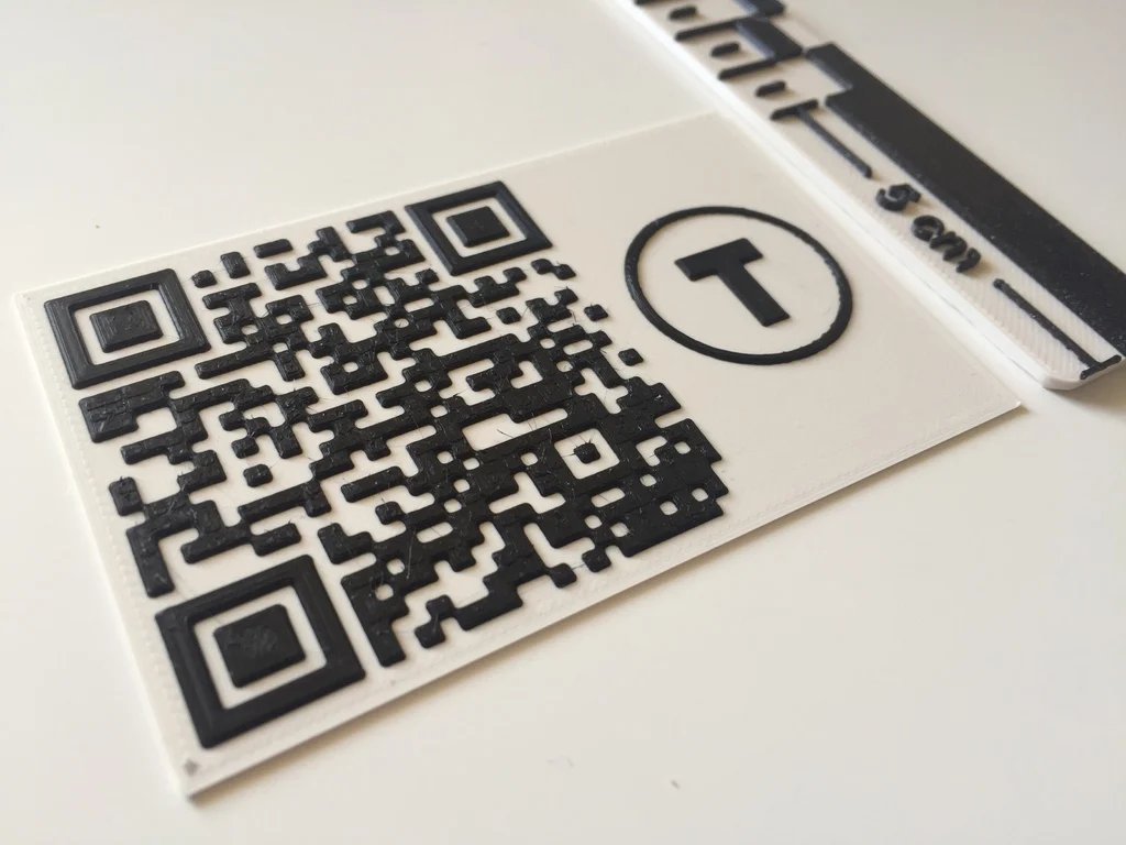 What Is the Ideal QR Code Size on a Business Card? (+ Design Tips)