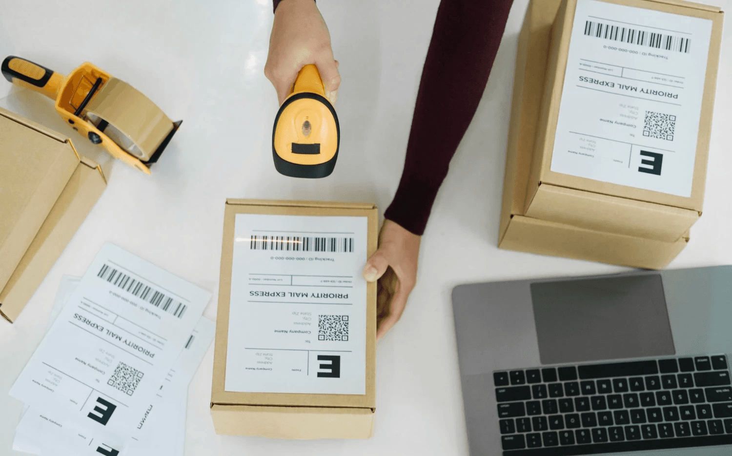 Scanning labels with barcode scanner - RFID vs QR Code