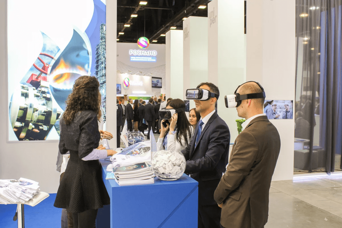People using VR headsets at exhibition - Trade Show Lead Capture App