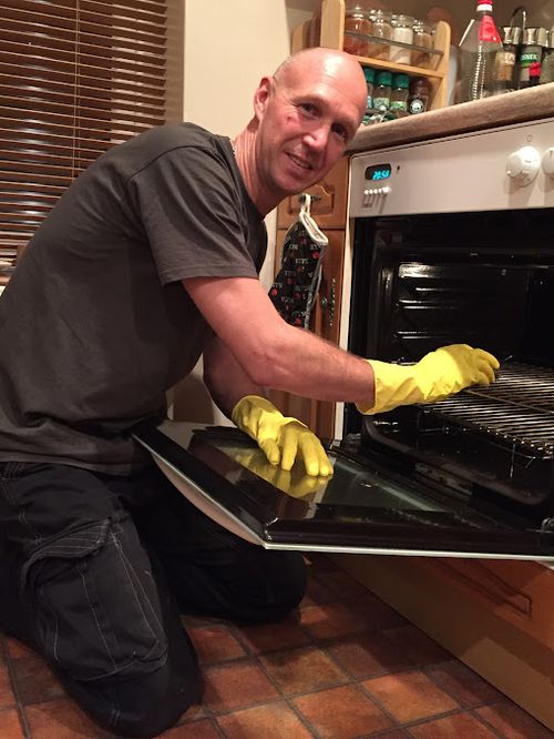 What Are the Signs That My Oven Needs a Professional Cleaning?