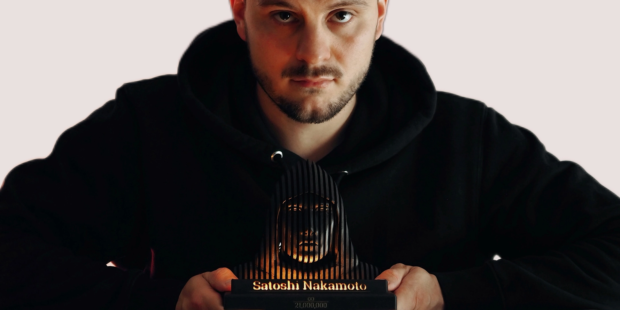21statues mit Satoshi Nakamoto Statue