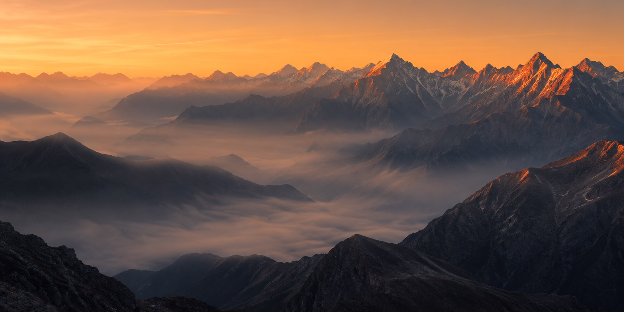 Berge im Nebel