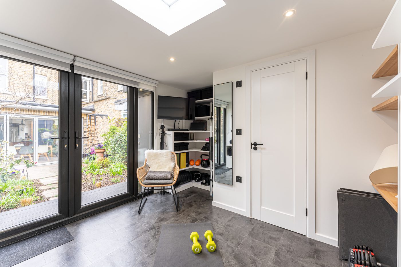4 x 3 garden room — interior / alternative view